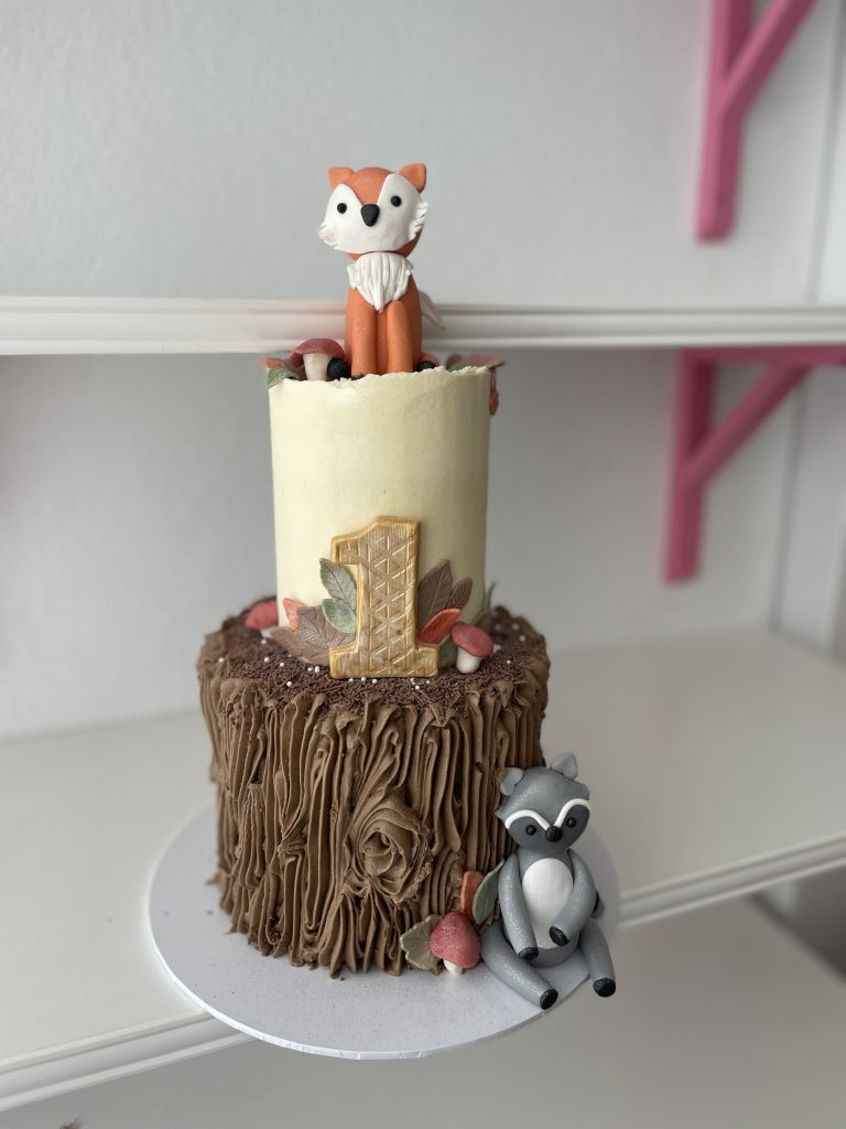 woodland animal fox tree stump first birthday cake perth (2)
